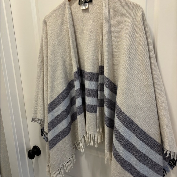 Luisa Brini Sweaters - Elegant Cream and Gray Women's Sweater